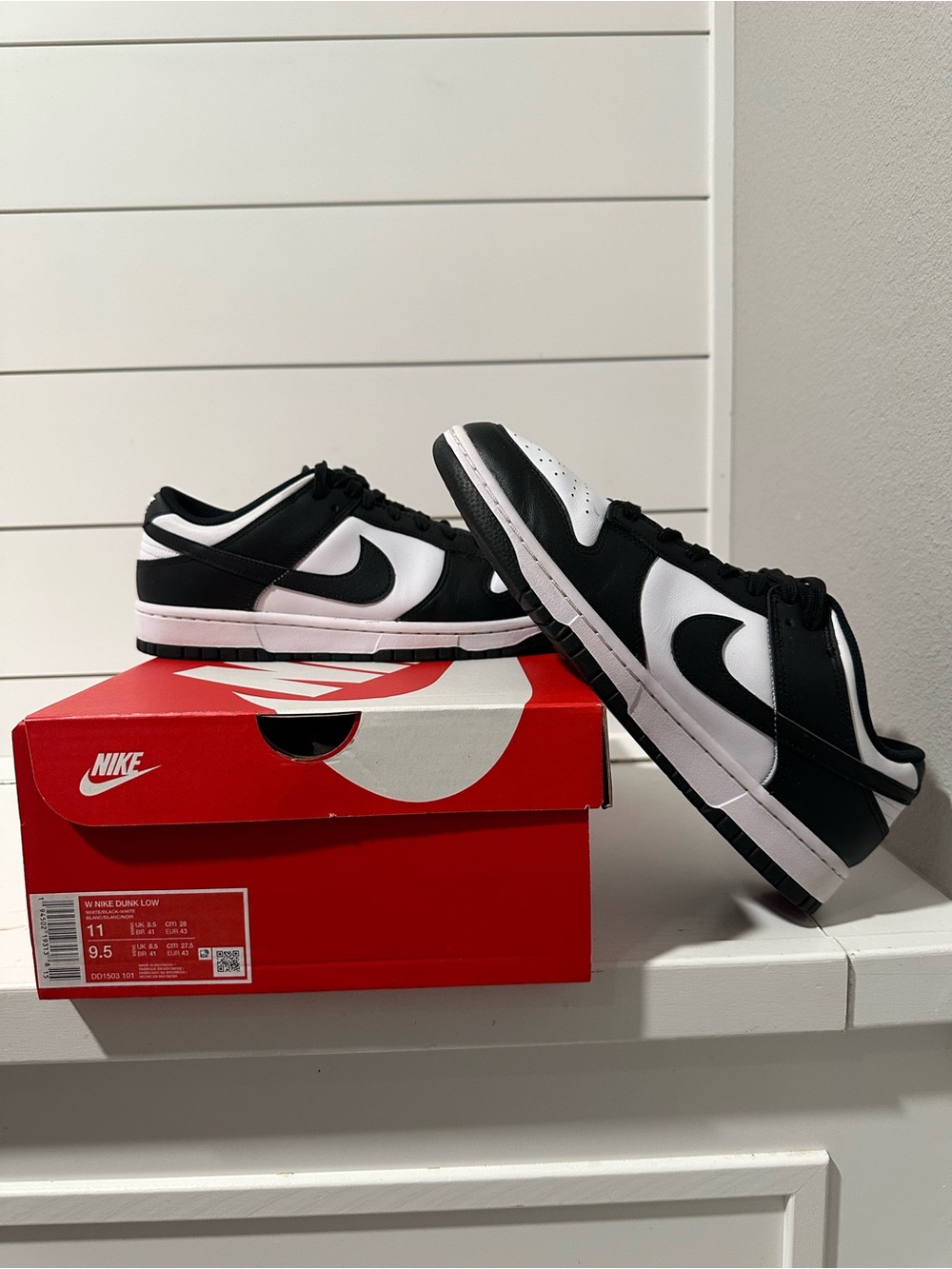 Nike Dunk Low Black White